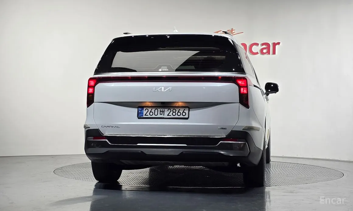 Фото 4 - Kia Carnival