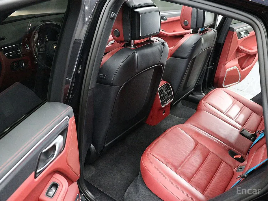 Фото 11 - Porsche Macan