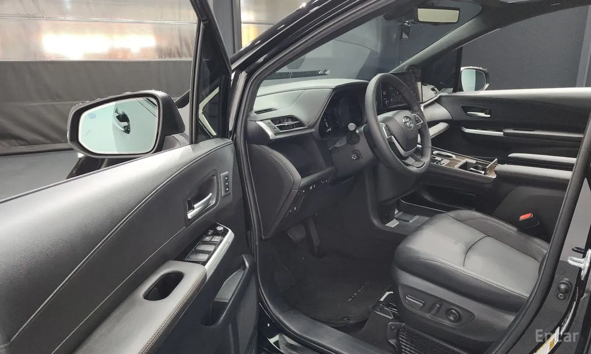 Фото 10 - Toyota Sienna