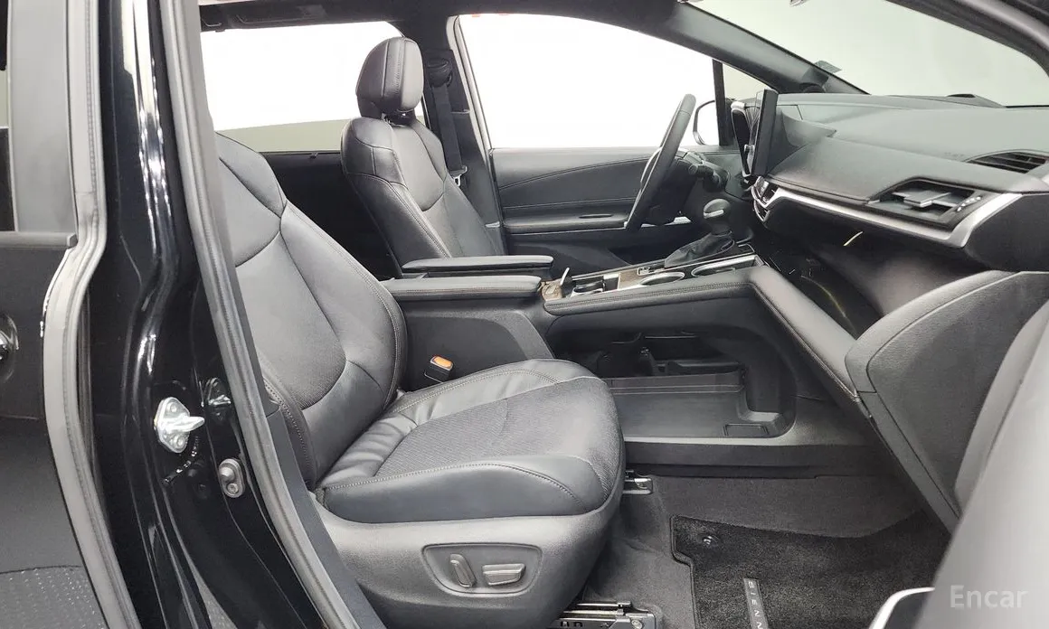 Фото 11 - Toyota Sienna