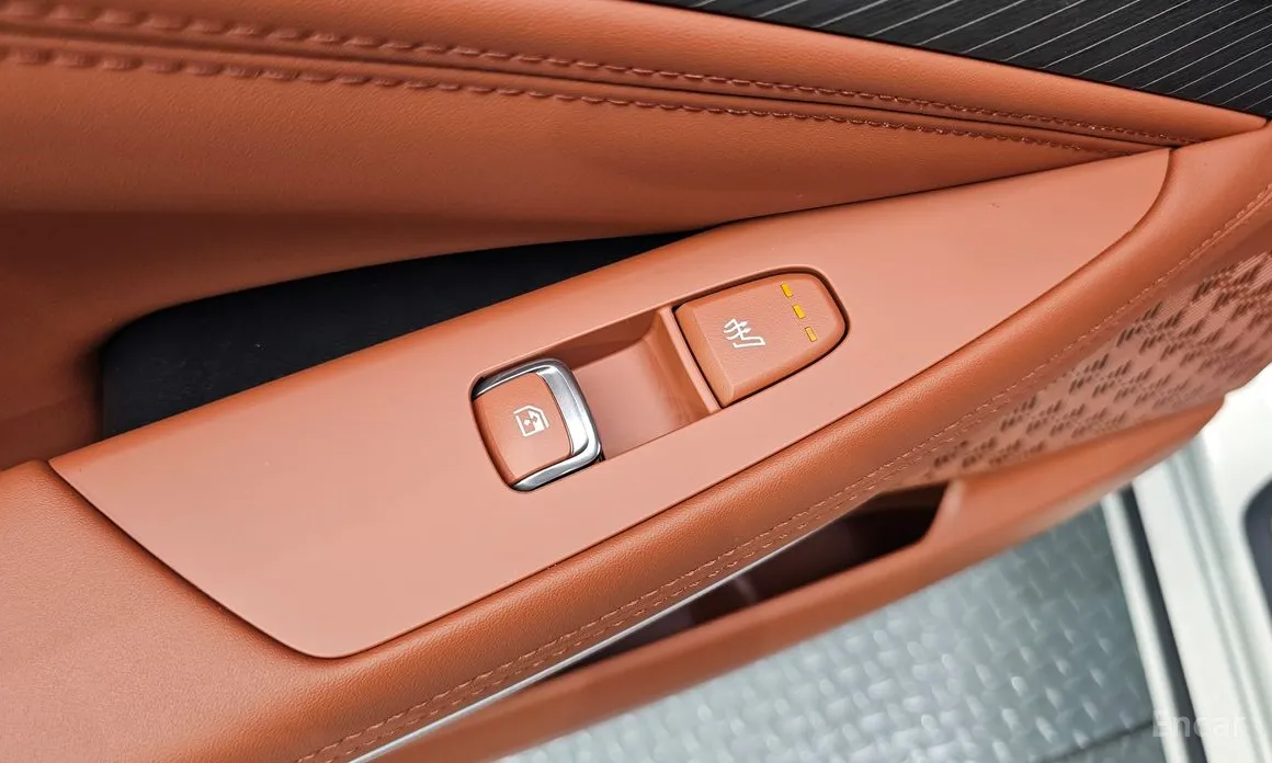 Фото 18 - Kia K8