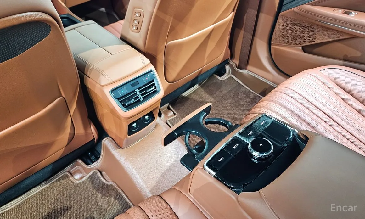 Фото 19 - Kia K8