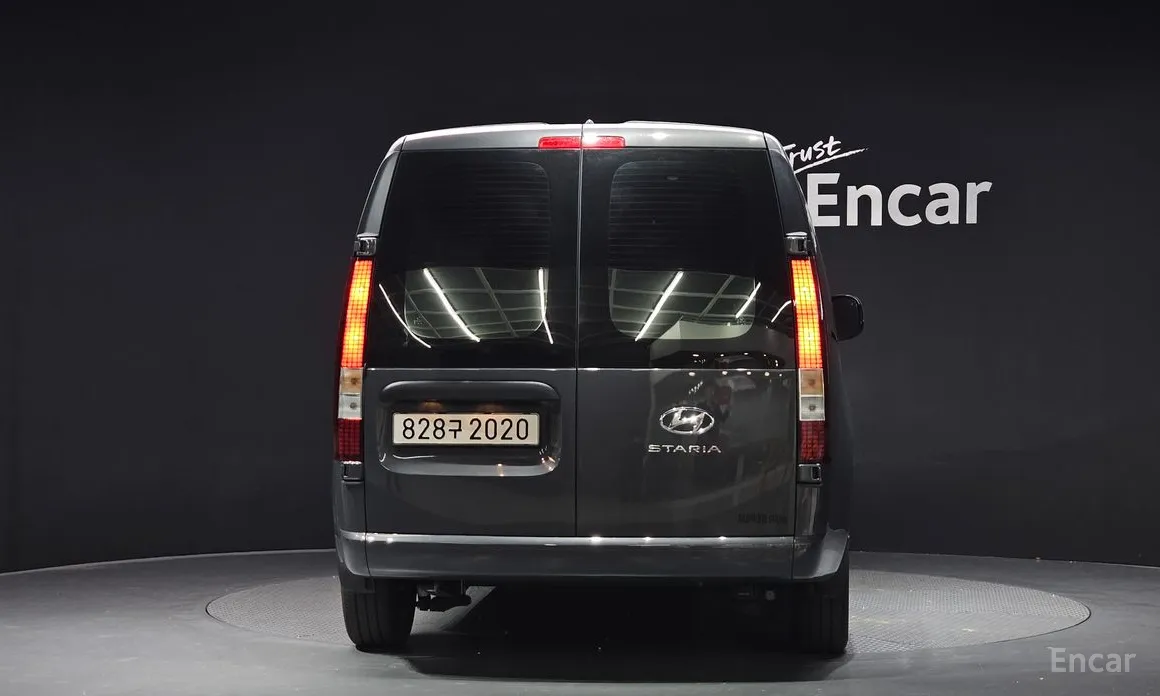 Фото 4 - Hyundai Staria