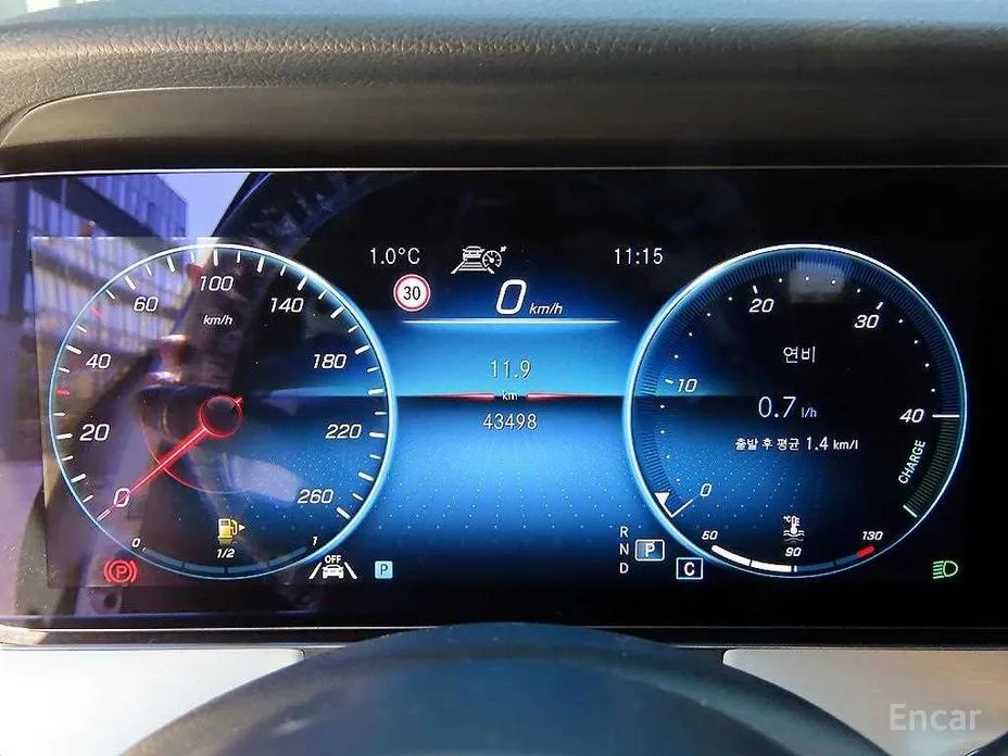 Фото 10 - Mercedes-Benz E-Class