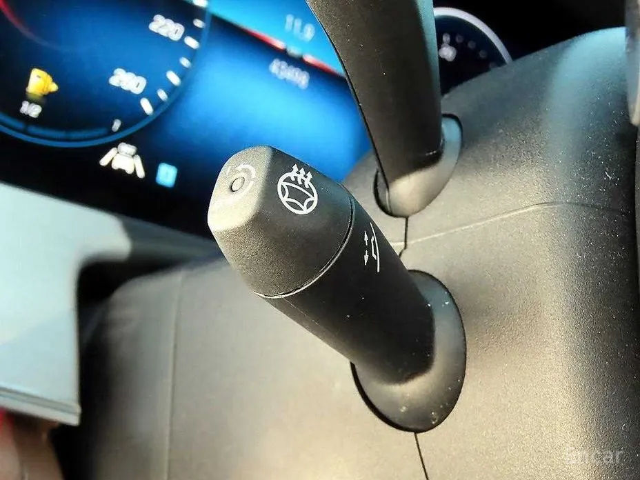 Фото 12 - Mercedes-Benz E-Class