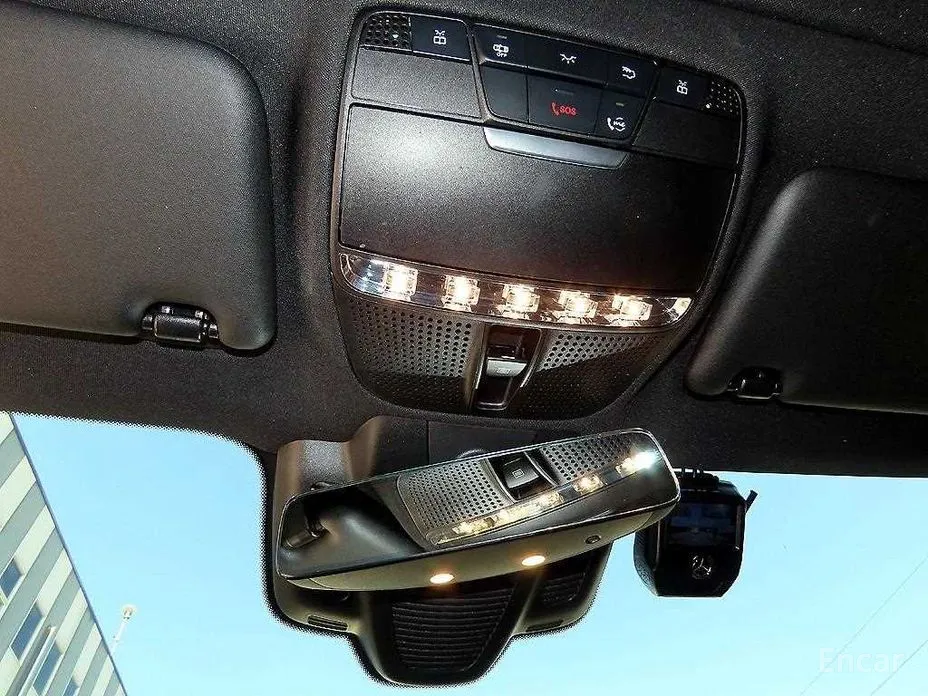 Фото 15 - Mercedes-Benz E-Class