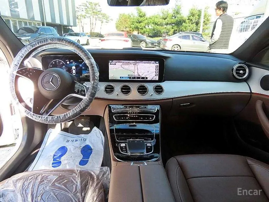 Фото 8 - Mercedes-Benz E-Class