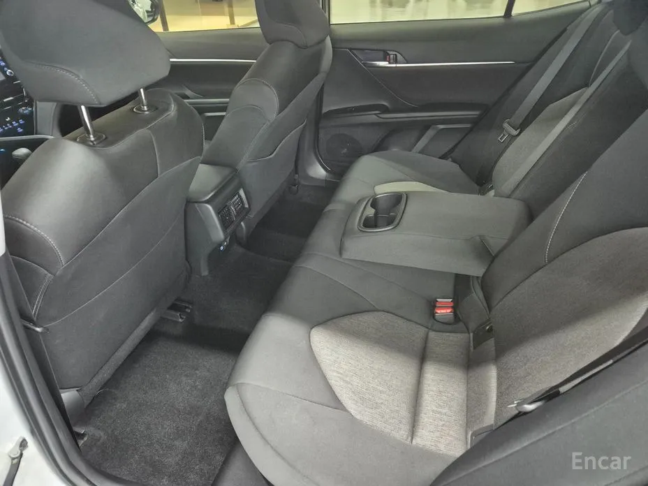 Фото 11 - Toyota Camry