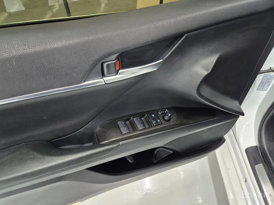 Фото 12 - Toyota Camry