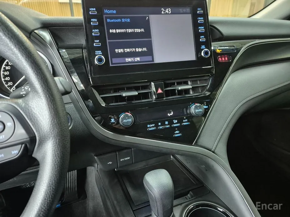 Фото 16 - Toyota Camry