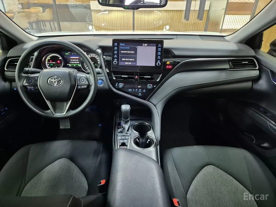 Фото 7 - Toyota Camry