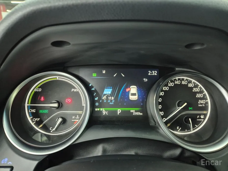 Фото 8 - Toyota Camry