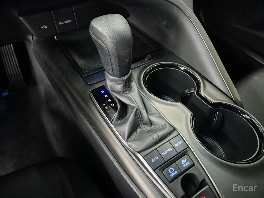 Фото 9 - Toyota Camry