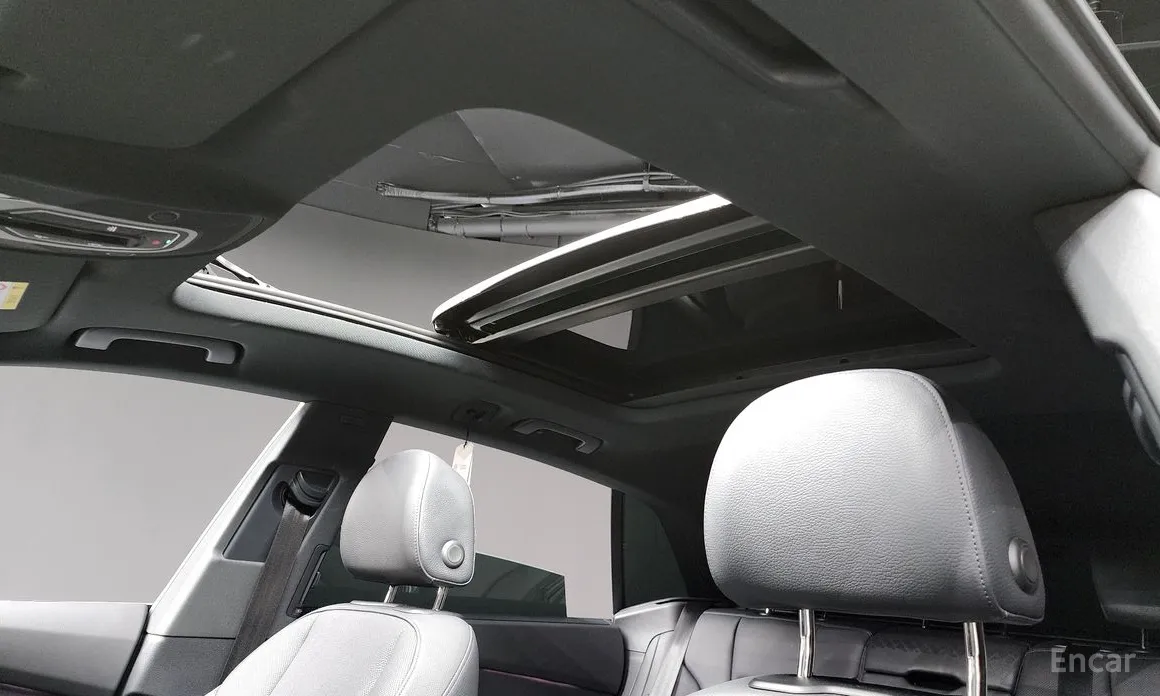 Фото 20 - Audi Q8