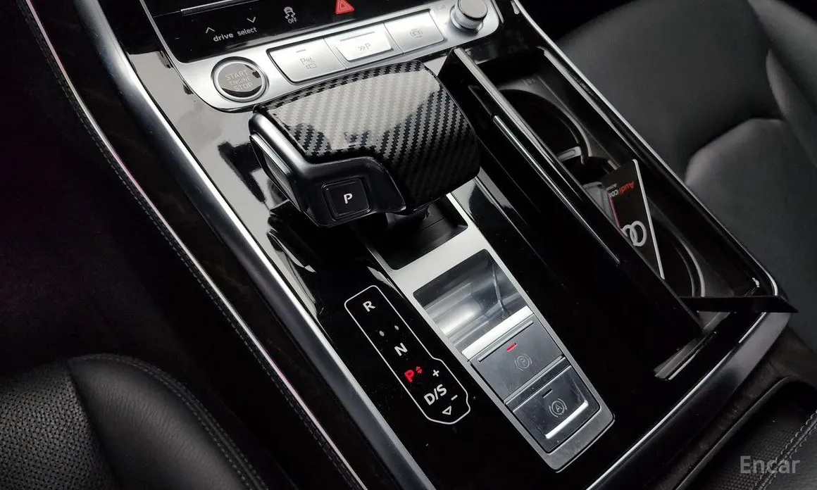 Фото 9 - Audi Q8