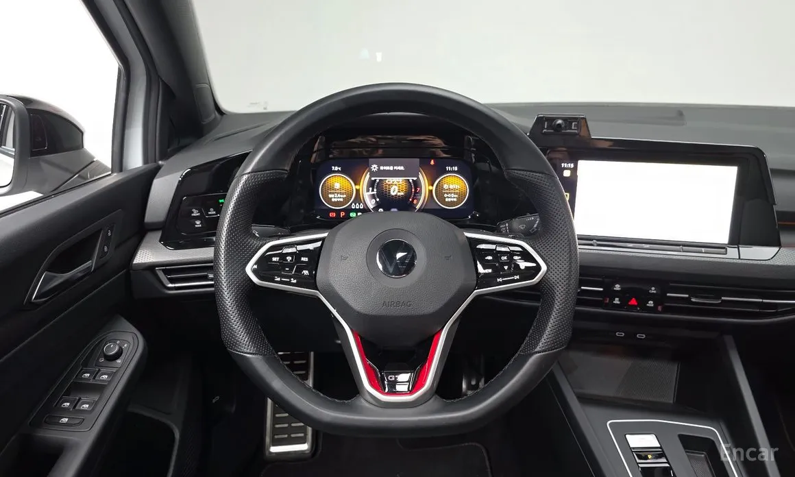 Фото 13 - Volkswagen Golf