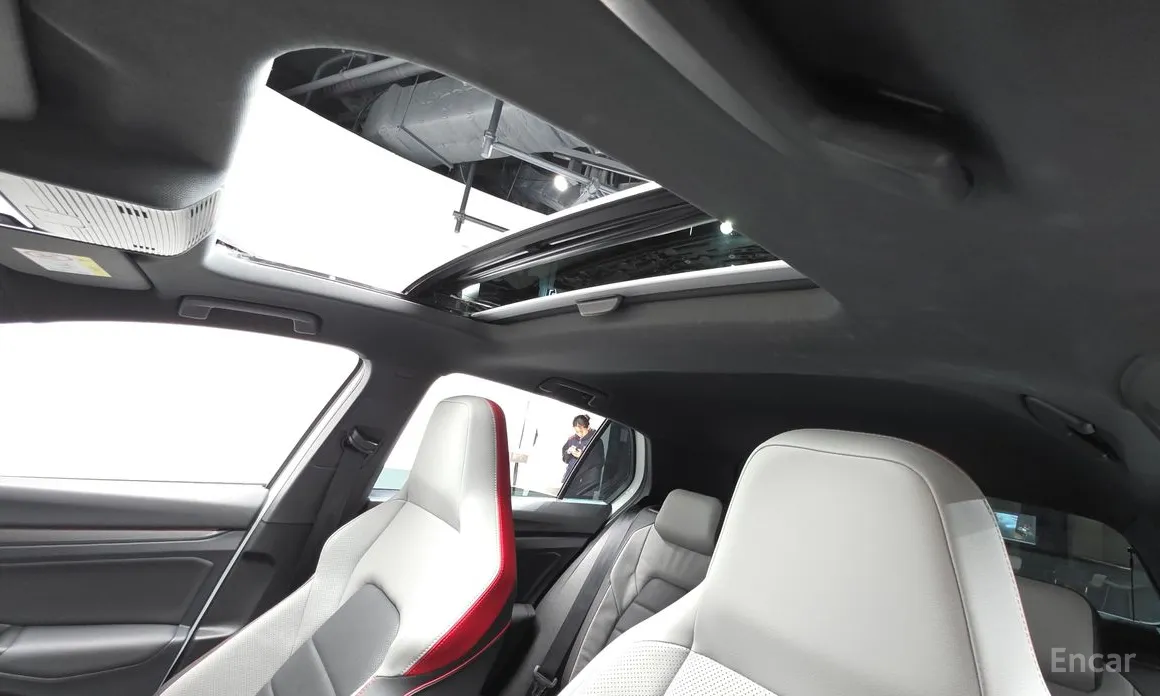 Фото 17 - Volkswagen Golf