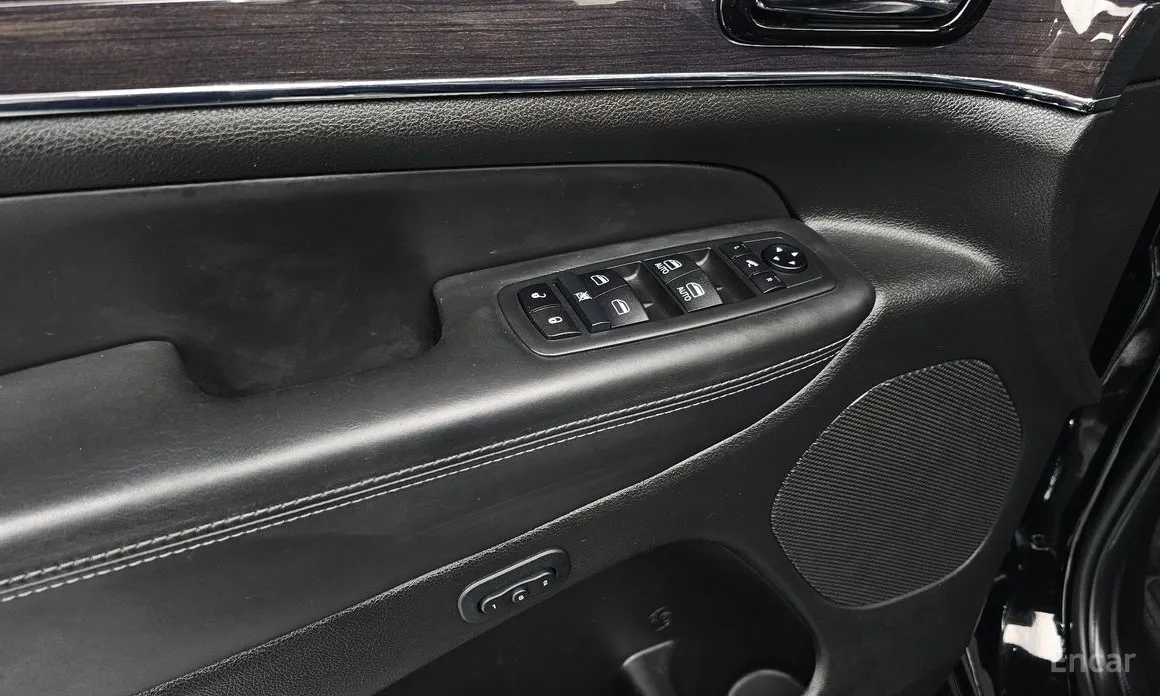 Фото 19 - Jeep Cherokee