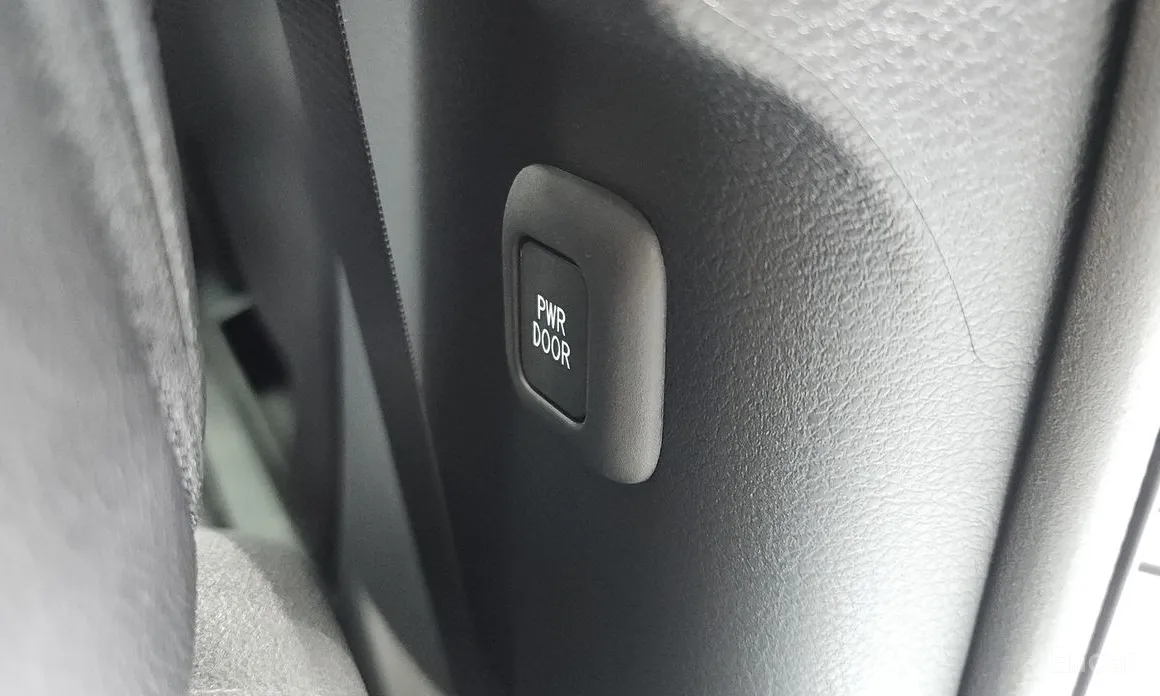 Фото 18 - Toyota Sienna