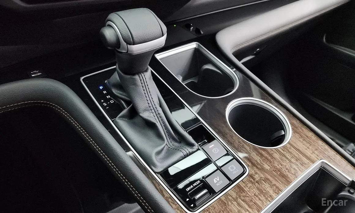 Фото 9 - Toyota Sienna