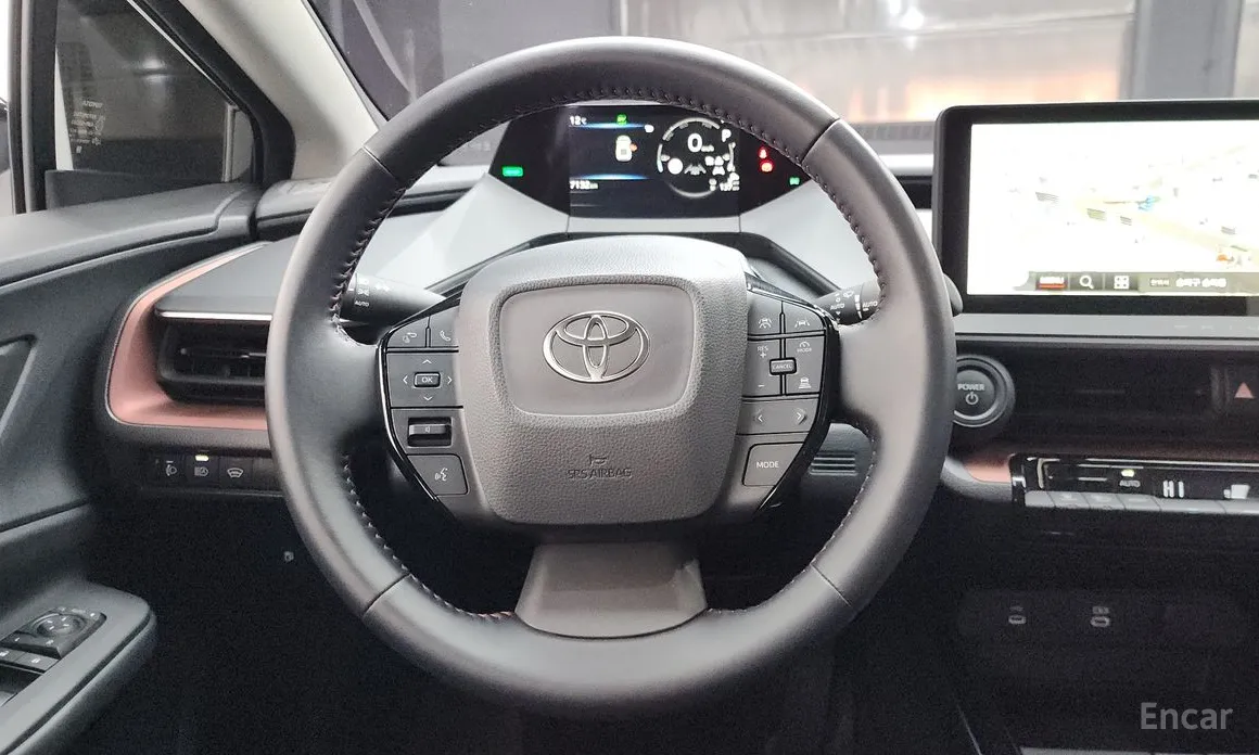 Фото 13 - Toyota Prius