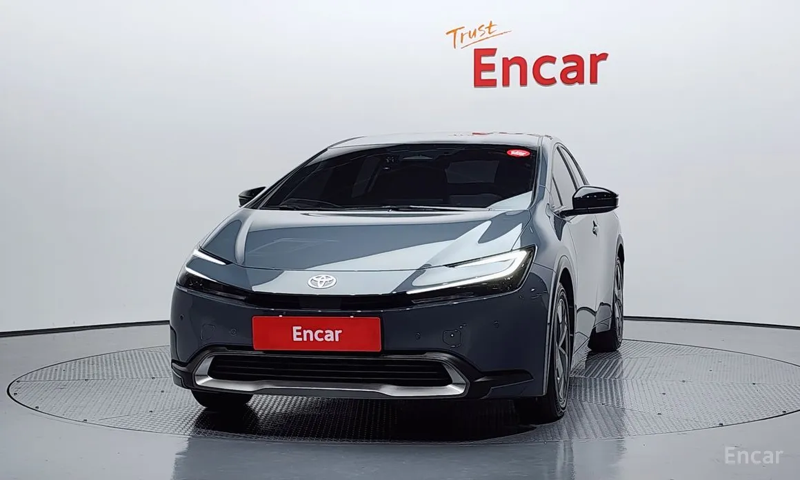 Фото 3 - Toyota Prius