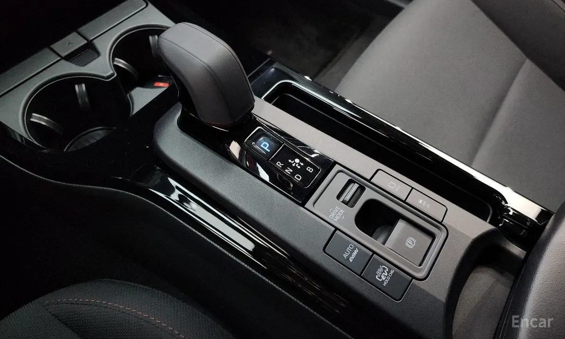 Фото 9 - Toyota Prius