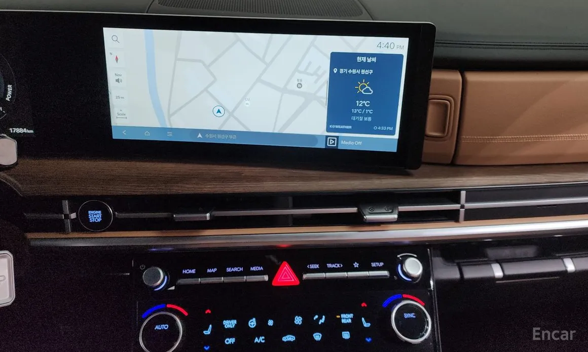 Фото 14 - Hyundai Santa Fe