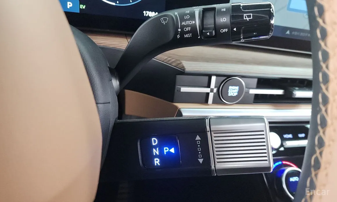 Фото 9 - Hyundai Santa Fe