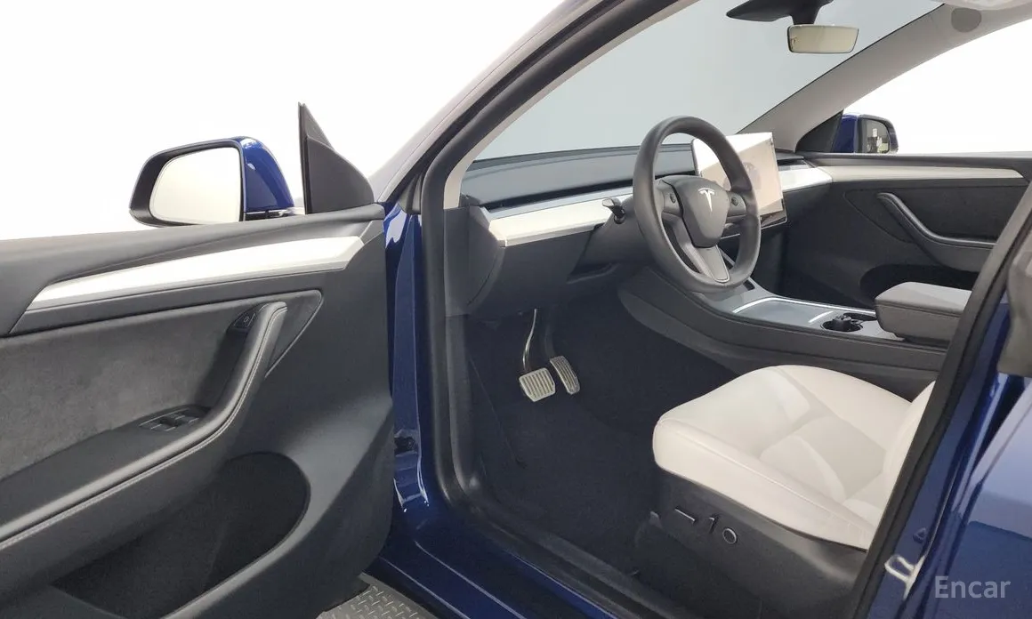 Фото 10 - Tesla Model Y