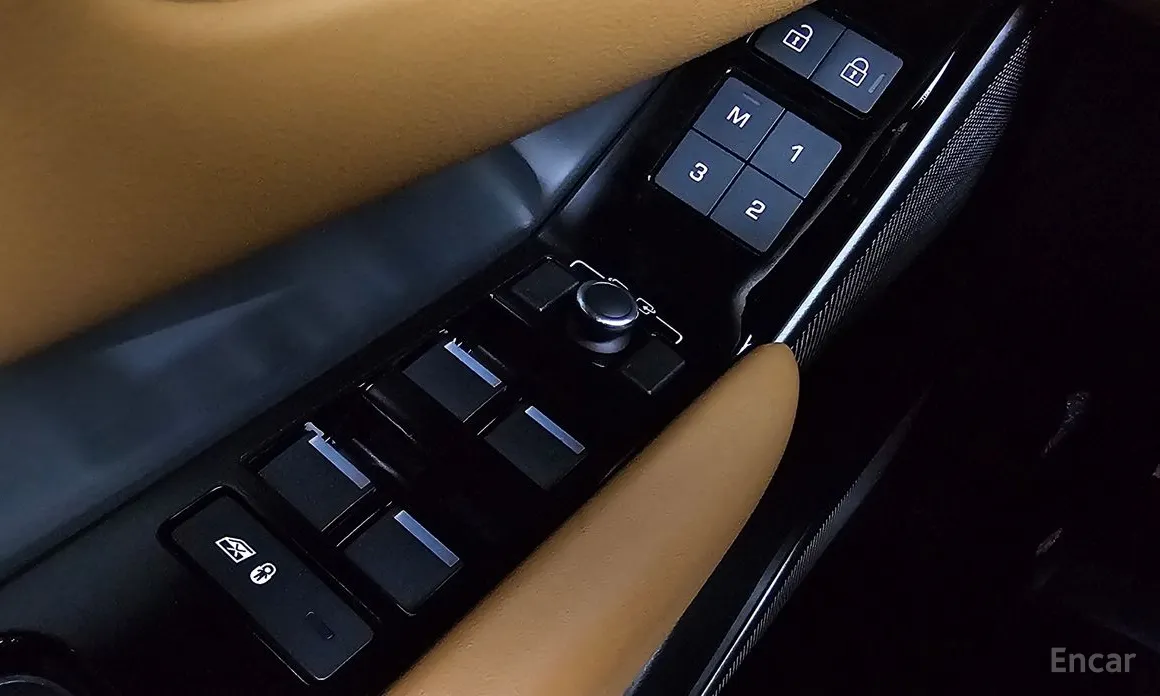 Фото 16 - Land Rover Range Rover Velar