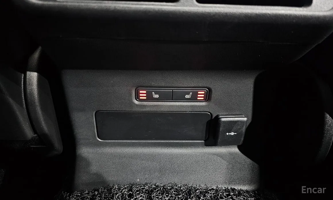 Фото 18 - Land Rover Range Rover Velar