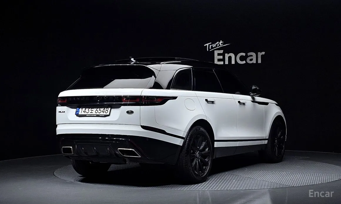 Фото 2 - Land Rover Range Rover Velar