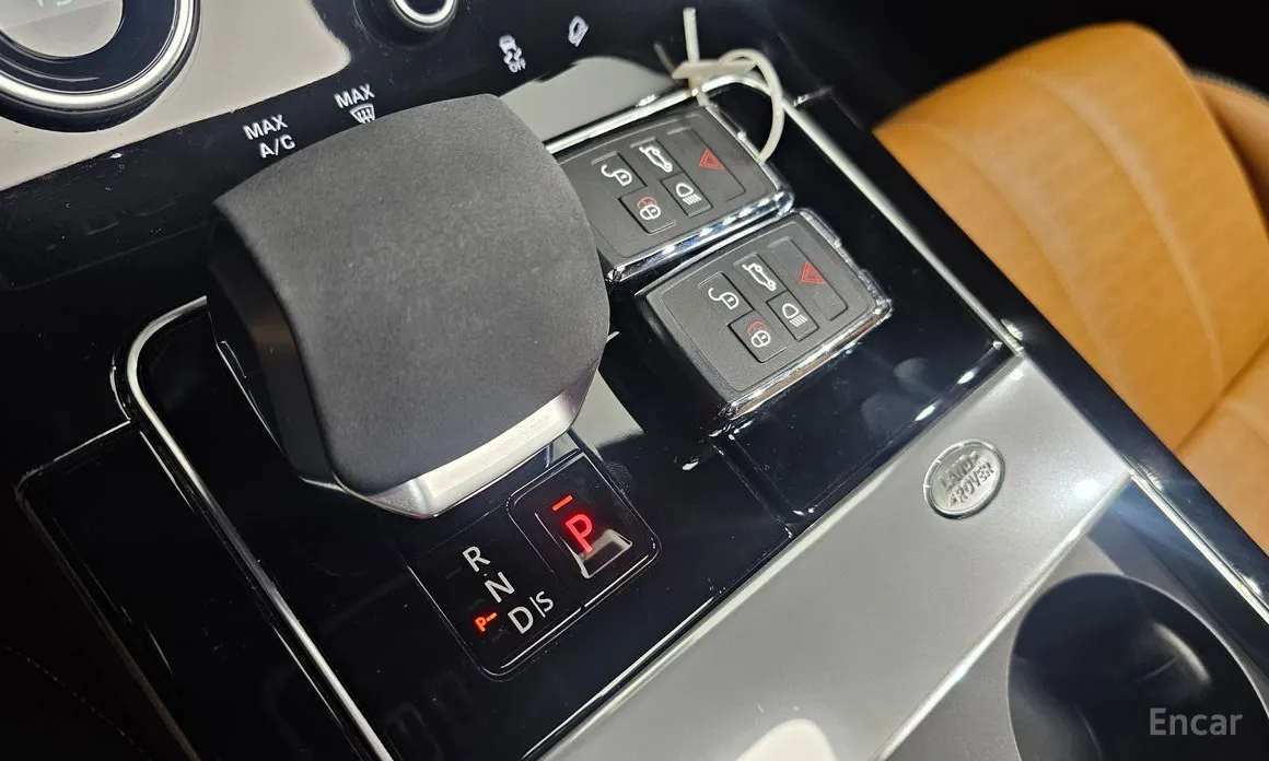 Фото 9 - Land Rover Range Rover Velar