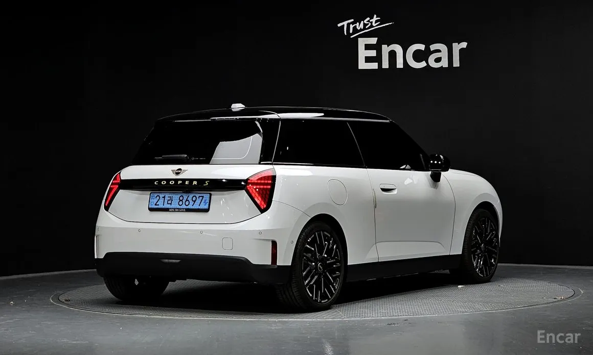 Фото 2 - Mini Cooper