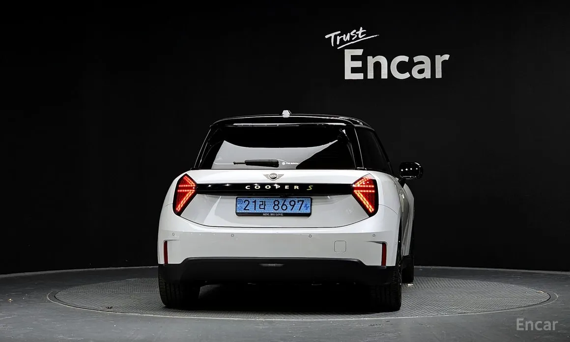 Фото 4 - Mini Cooper