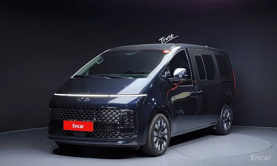 Фото 1 - Hyundai Staria