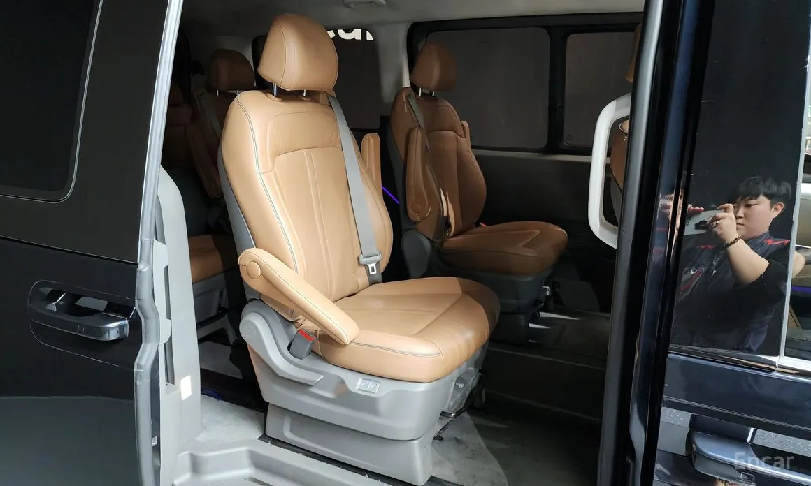 Фото 12 - Hyundai Staria