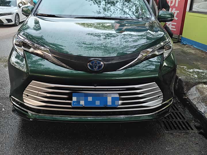 Фото 3 - Toyota Sienna