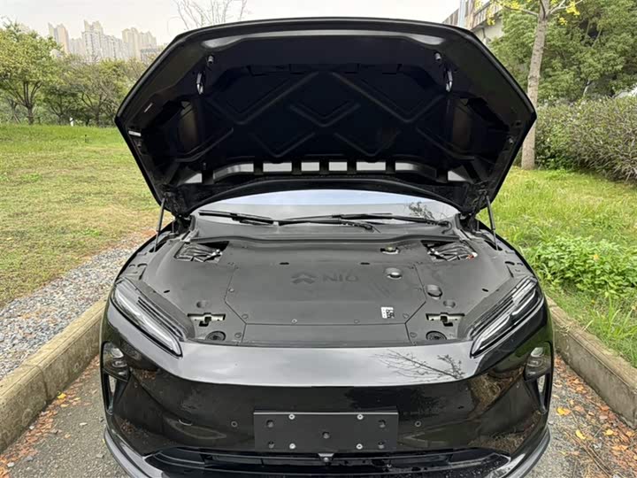 Фото 11 - Nio ET5T
