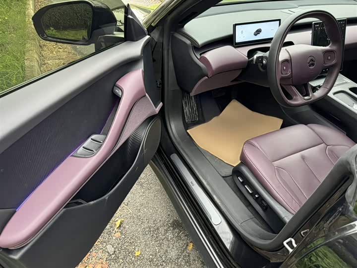 Фото 14 - Nio ET5T