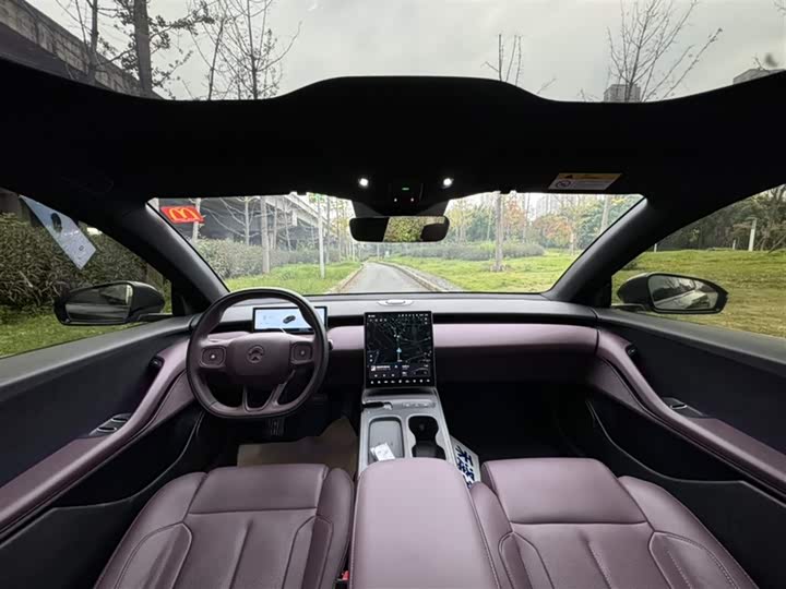 Фото 15 - Nio ET5T