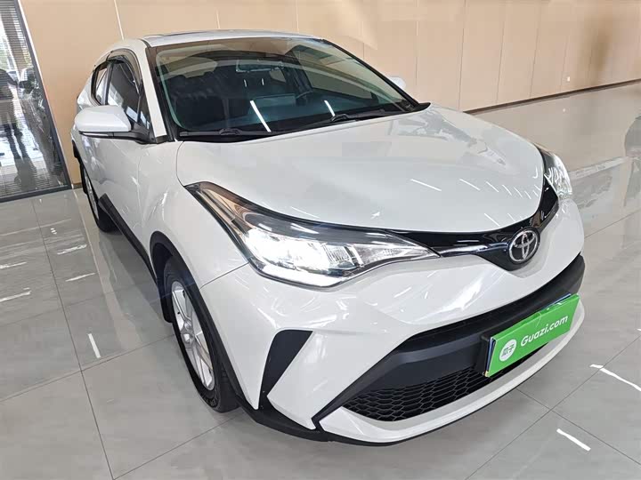Фото 4 - Toyota C-HR