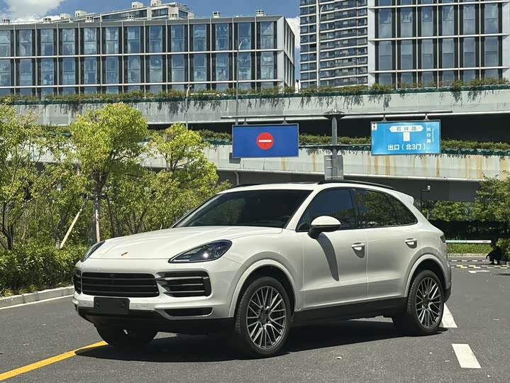 Фото 1 - Porsche Cayenne