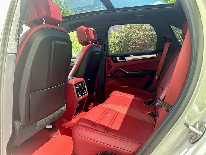 Фото 10 - Porsche Cayenne