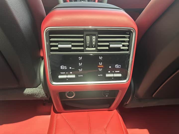 Фото 18 - Porsche Cayenne