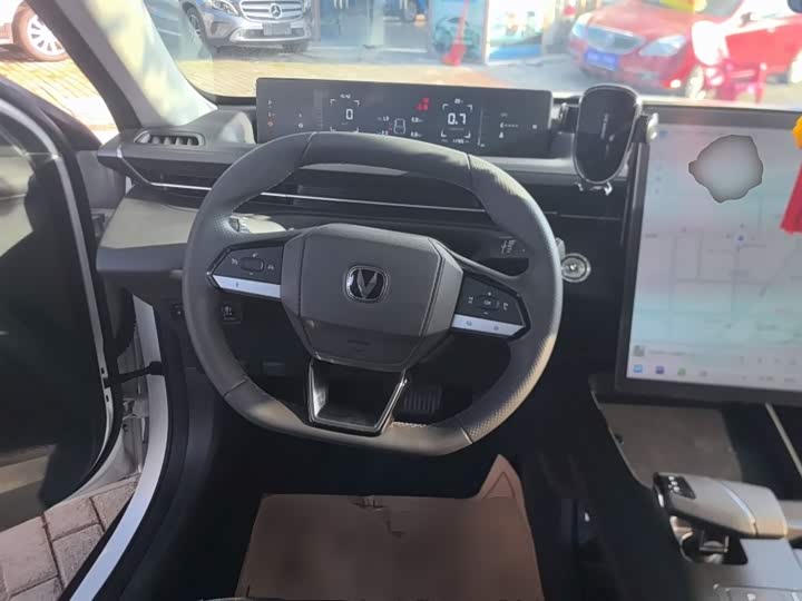 Фото 11 - Changan Eado Plus