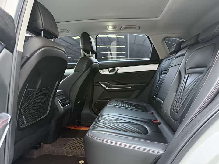 Фото 9 - Bestune T99