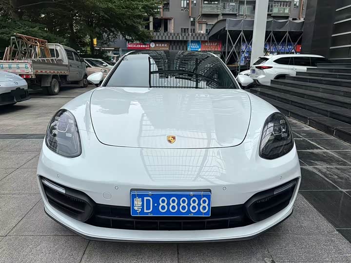 Фото 2 - Porsche Panamera