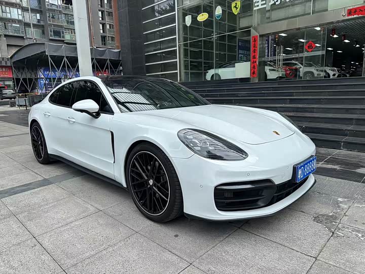 Фото 3 - Porsche Panamera